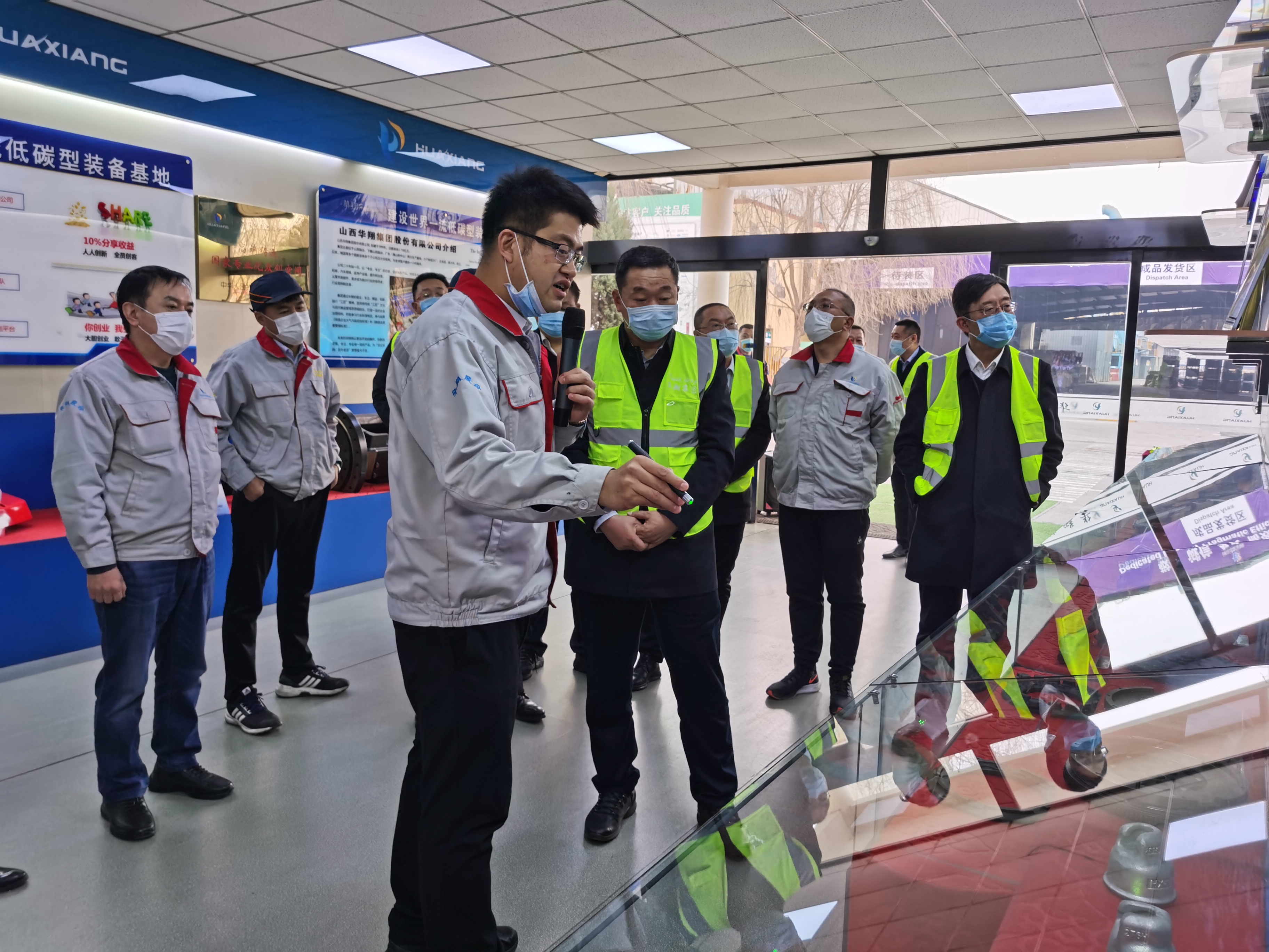 臨汾開(kāi)發(fā)區(qū)黨工委書(shū)記、管委會(huì)主任元福明一行蒞臨我司調(diào)研